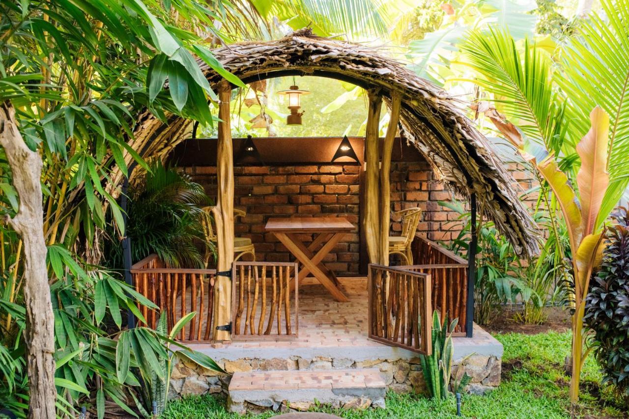 Hotel Igabara Hobbit House Tangalle Esterno foto