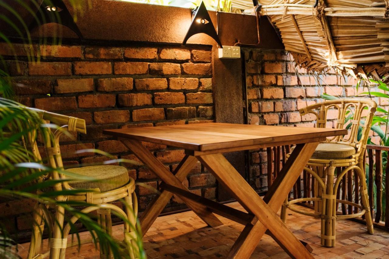 Hotel Igabara Hobbit House Tangalle Esterno foto