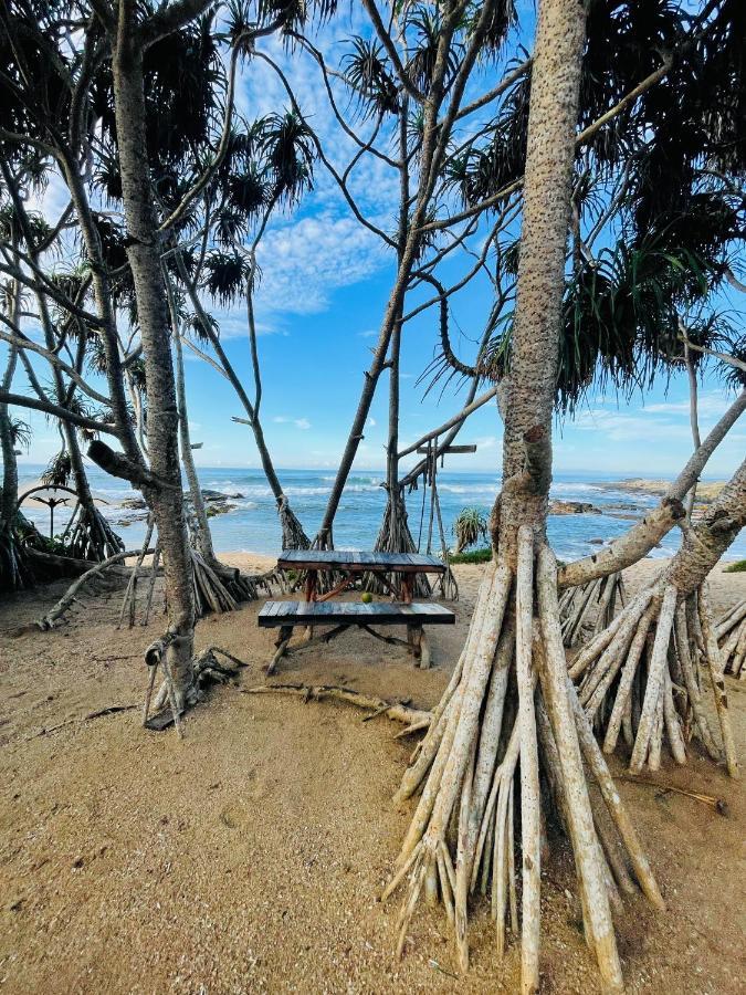 Hotel Igabara Hobbit House Tangalle Esterno foto